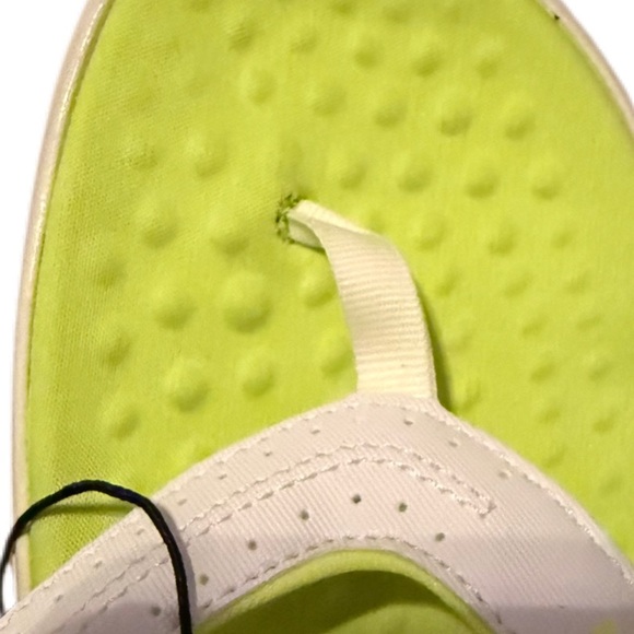 Under Armour Ignite Pro Marbella Flip Flops Neon Green White Women’s 9 NWT - Picture 6 of 7